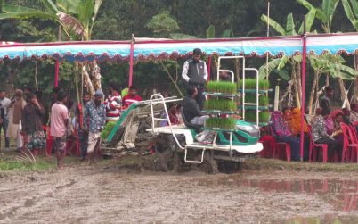বাগেরহাটে স্বয়ক্রীয় “রাইস ট্রান্সপ্লান্টেশন” মেশিনের প্রদর্শনী