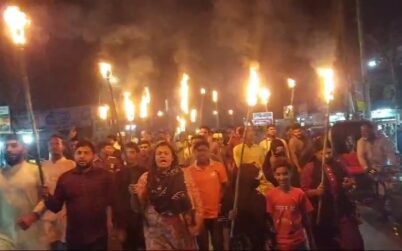 বাগেরহাটে ধর্ষকের ফাঁসির দাবিতে মশাল মিছিল