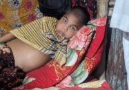 বাগেরহাটে ফুটফুটে শিশু আব্দুল্লাহর জীবন এখন সমাজের করুণার অপেক্ষায়