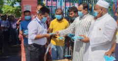 বাগেরহাটে শান্তিপূর্ণভাবে এইচএসসি পরীক্ষা শুরু, কেন্দ্রে কেন্দ্রে মাস্ক বিতরণ